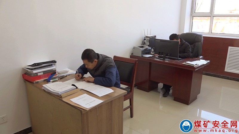 潞寧煤業舊聯建樓改造?首批隊部已搬新家