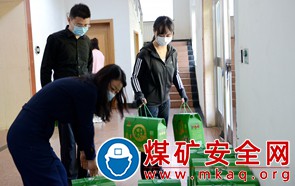 端午節前送真情              飄香粽子暖人心——晉能控股山西煤業股份有限公司工會開展端午節前普惠活動