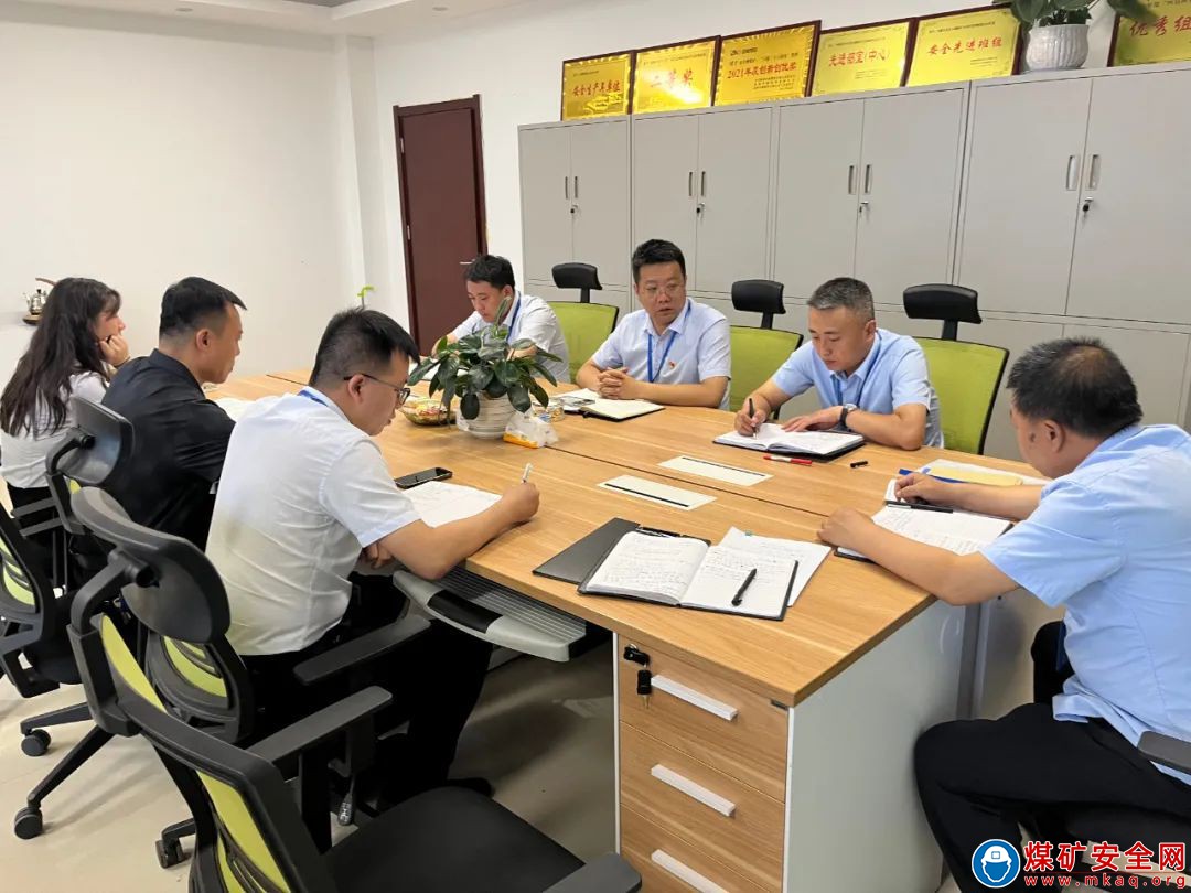 中能袁大灘礦業(yè)：讓精細(xì)化管理“旗幟”在安全生產(chǎn)線上高高飄揚